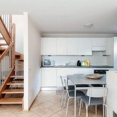 Sky Attic 72 - The House Of Travelers Apartamento Como Exterior foto